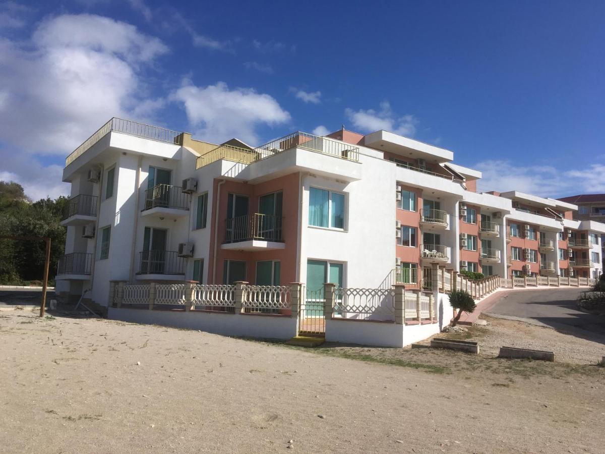 Sea Paradise Apartment Complex Kavarna Exterior photo